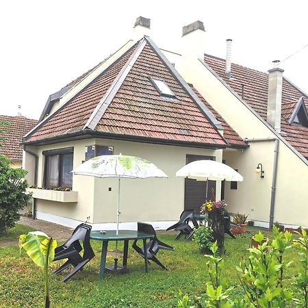 Ambient Deluxe Apartman Gyula Exterior photo
